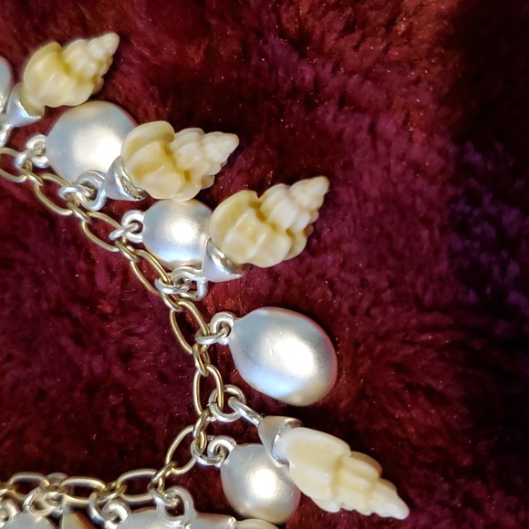 Shell Necklace - Picture 3 of 6
